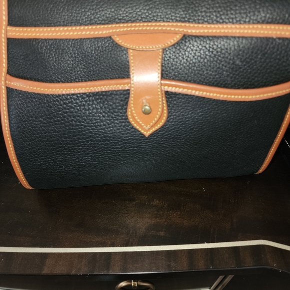 Vintage authentic in excellent condition, Dooney and Burke Pre-used - Picture 4 of 8